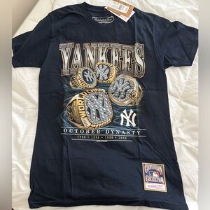 *NWT* Mitchell & Ness Navy Yankees "October Dynasty" Graphic Tee
